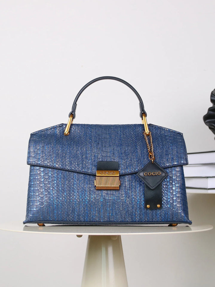 EMBOSSED™ - CHIC TEXTURED HANDBAG