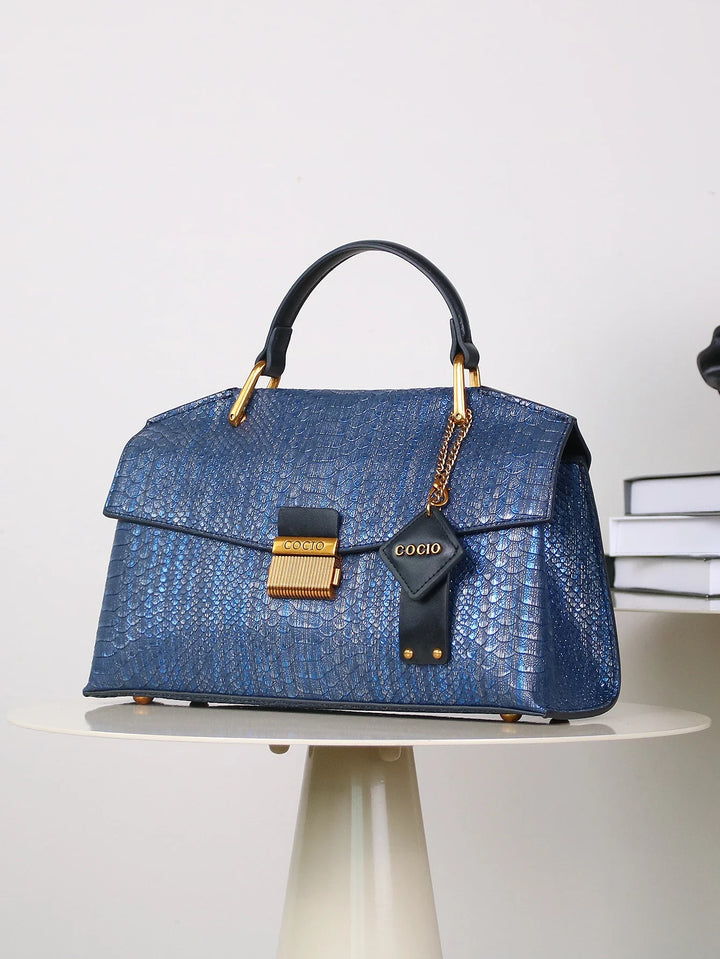 EMBOSSED™ - CHIC TEXTURED HANDBAG